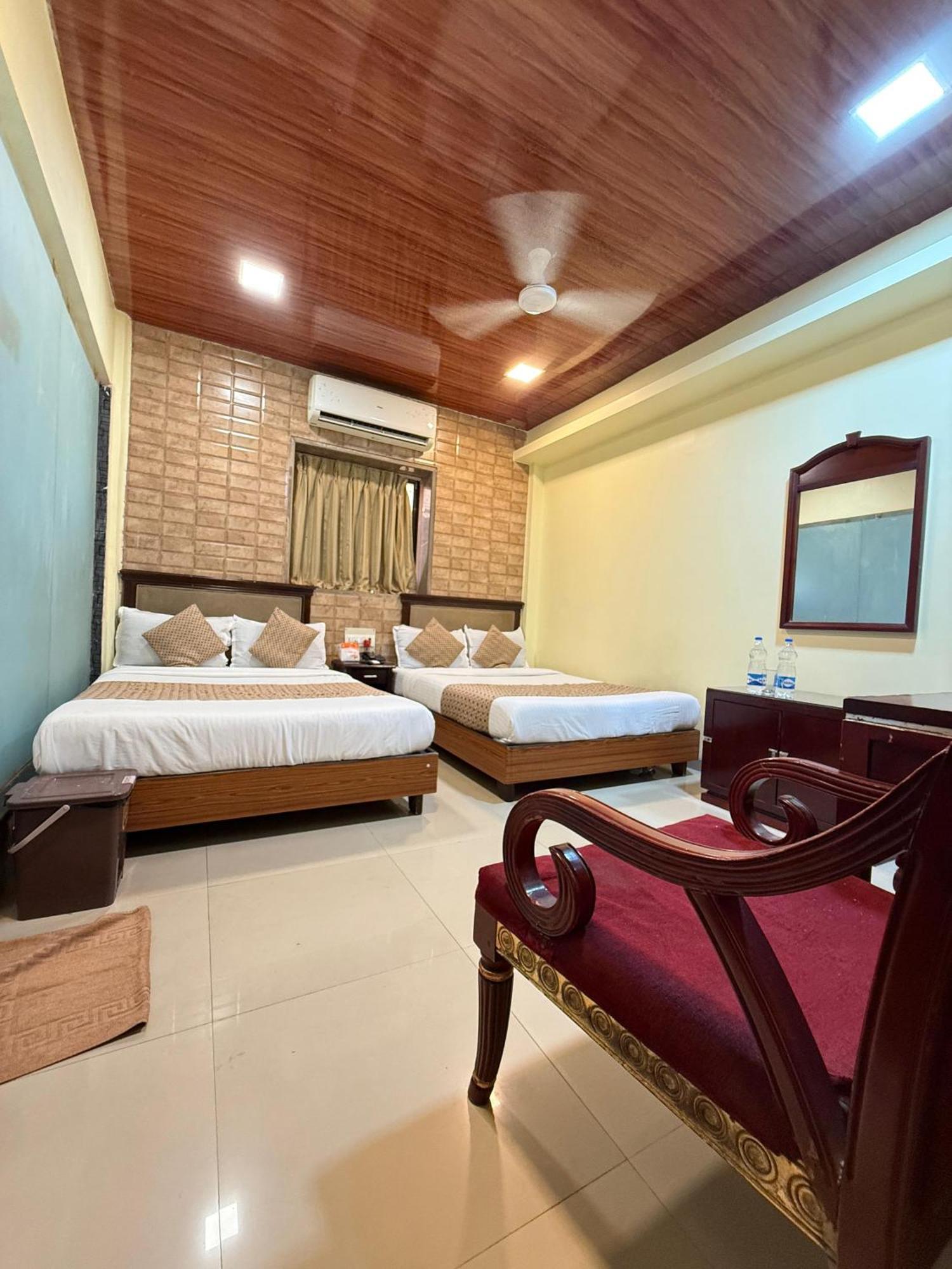 Hotel Gold Coast Мумбаи Экстерьер фото